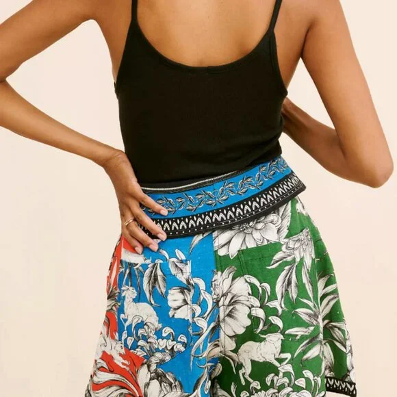 Agua Bendita Sophie Linen Shorts - Picture 2 of 5